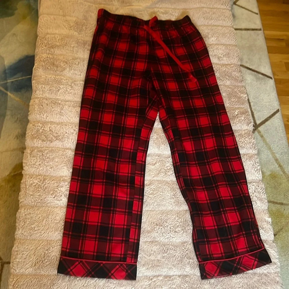 Pyjama set. Like new - Picture 2 of 3